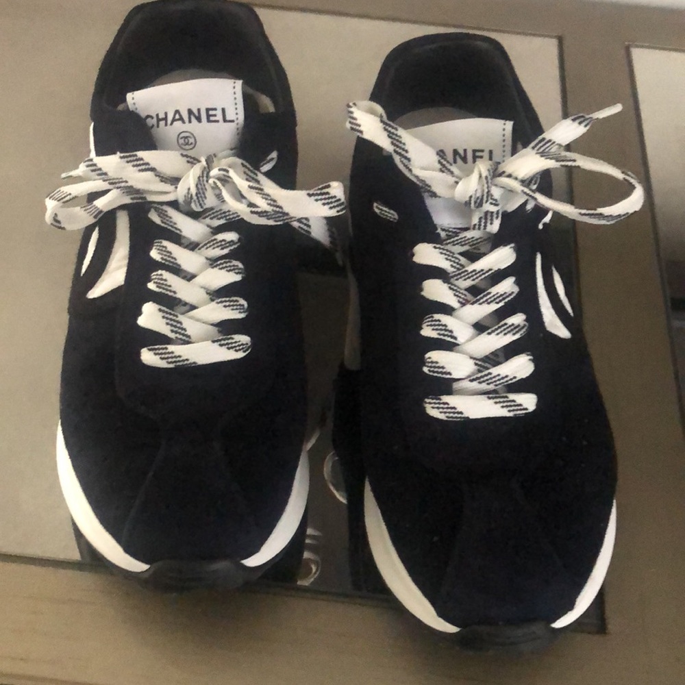 RARE CHANEL SNEAKERS 💎💎 with box - Picture 3 of 10